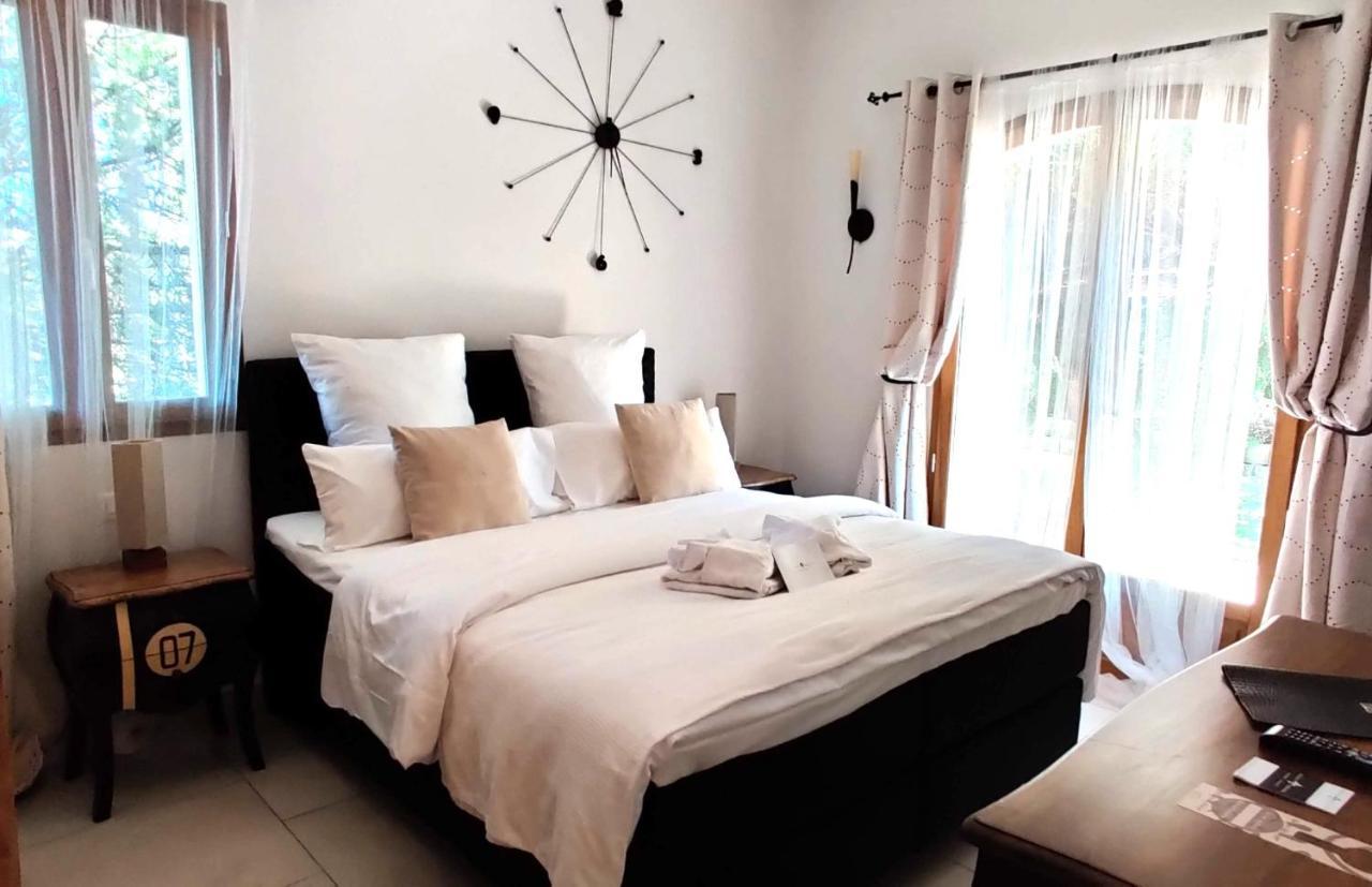 Maison Prestige Saint Tropez By Roberto Geissini Bed & Breakfast Grimaud